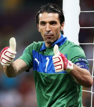 泰山近10个联赛主场保持不败，超越2023赛季的连续9场不败