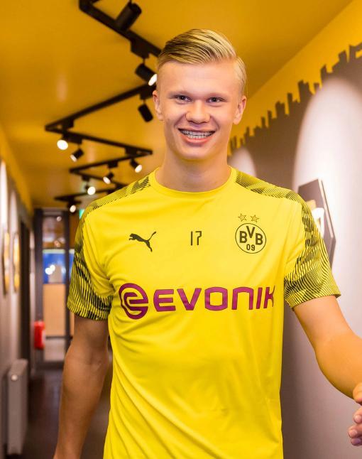 每体：巴萨对莱比锡边锋努萨感兴趣，球探负责人已到现场考察